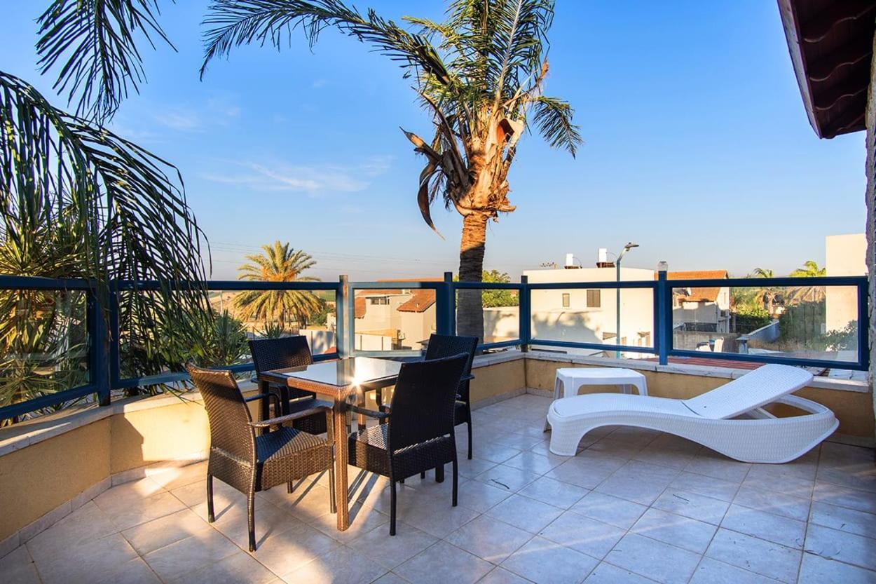 Villa Nof Glili Mansion Yavneʼel Exterior foto